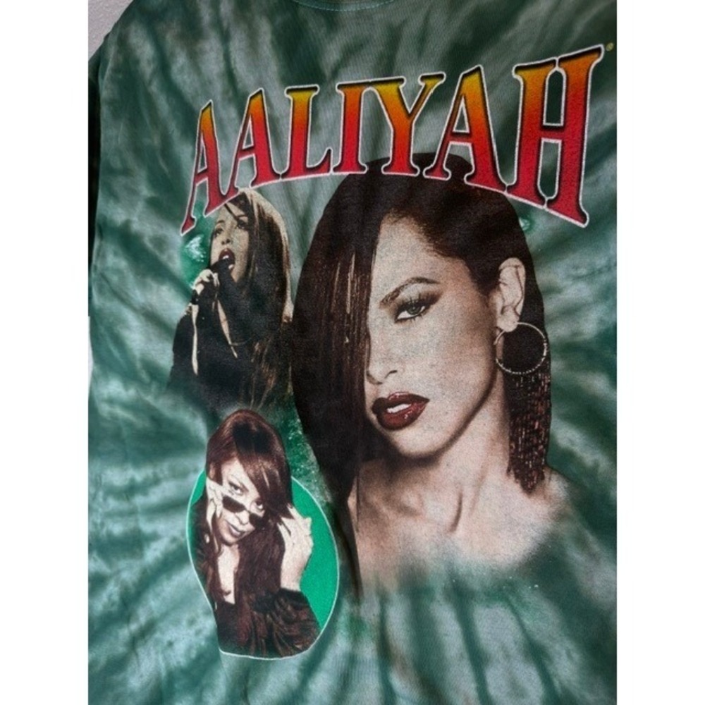 Aaliyah Graphic Tee Green Tie Dye Spiral Cotton Short Sleeve T-Shirt Womens sz S - Picture 2 of 4